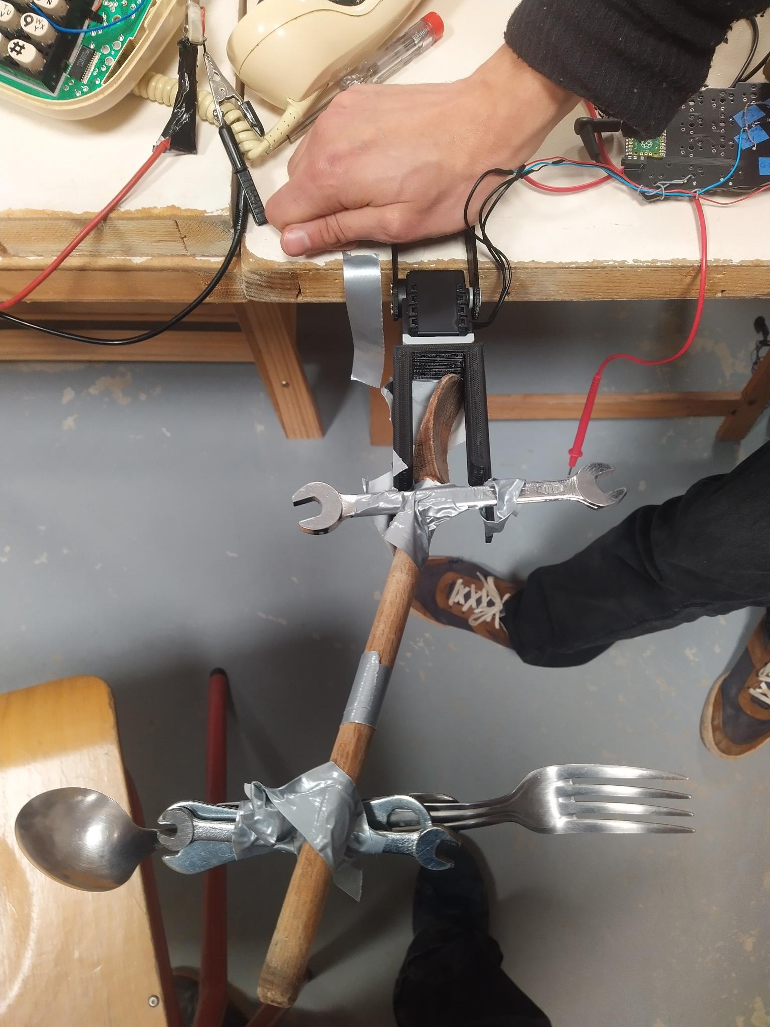 humanlab:test_servomoteur_pique_assiette2.jpeg